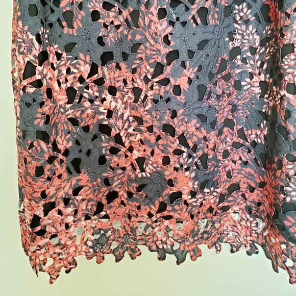 Vince Camuto lace overlay sleeveless shift dress - Picture 6 of 6